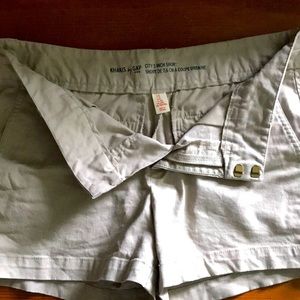 Khakis by Gap 3” Shorts